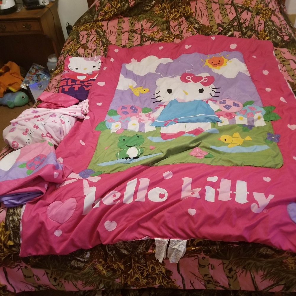 Hello kitty toddler bed set